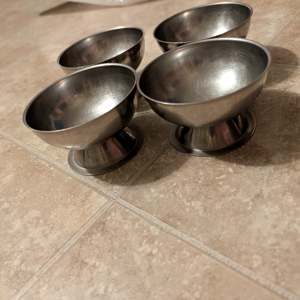 Vtg set of 4 Stainless steel Desert/ Ice Cream/Sherbert dishes - Picture 3 of 6